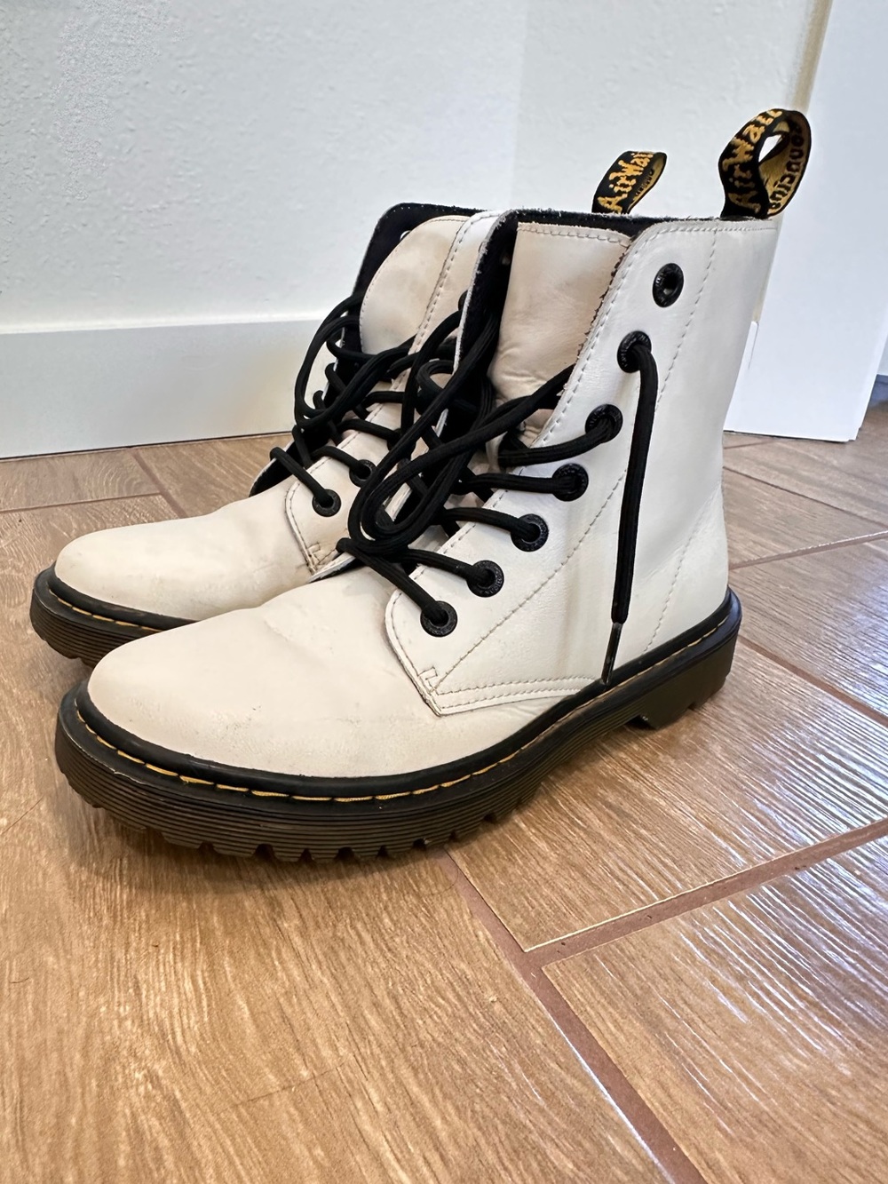 Dr. Martens White Lace-Up Men’s Boots with Black Accents - Picture 2 of 6